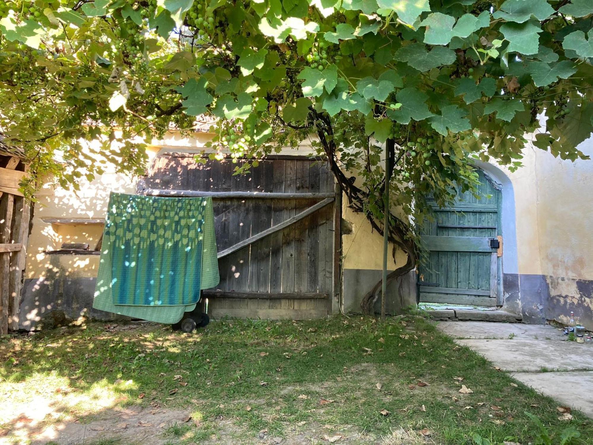 House By The Church - Entire House Crit Exterior foto